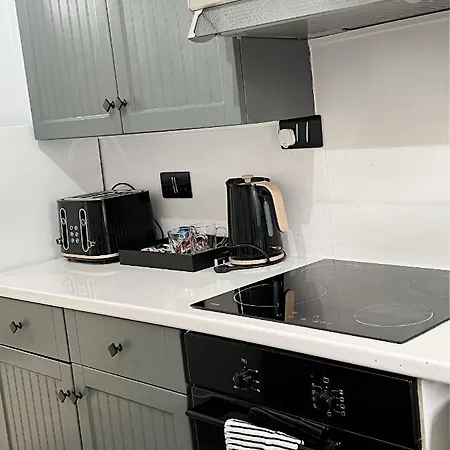 Stunning Apartment In Beckton With Private Entrance Londres Extérieur photo