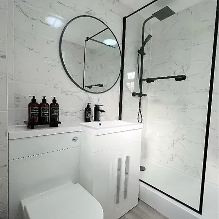 Stunning Apartment In Beckton With Private Entrance Londres Extérieur photo