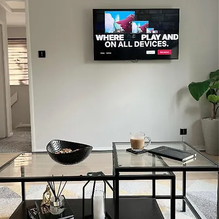 Stunning Apartment In Beckton With Private Entrance Londres Extérieur photo