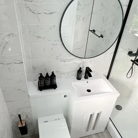 Stunning Apartment In Beckton With Private Entrance Londres Extérieur photo