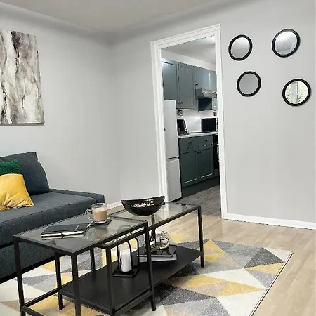Stunning Apartment In Beckton With Private Entrance Londres Extérieur photo