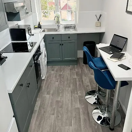 Stunning Apartment In Beckton With Private Entrance Londres Extérieur photo
