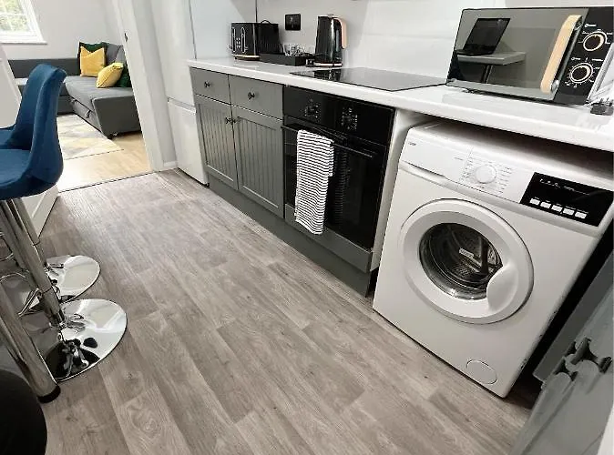 Stunning Apartment In Beckton With Private Entrance
