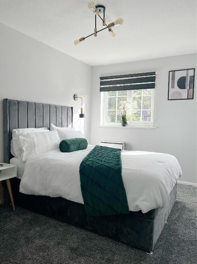 Stunning In Beckton With Private Entrance Hébergement de vacances Londres