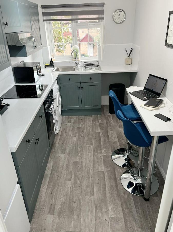 Stunning In Beckton With Private Entrance Hébergement de vacances Londres